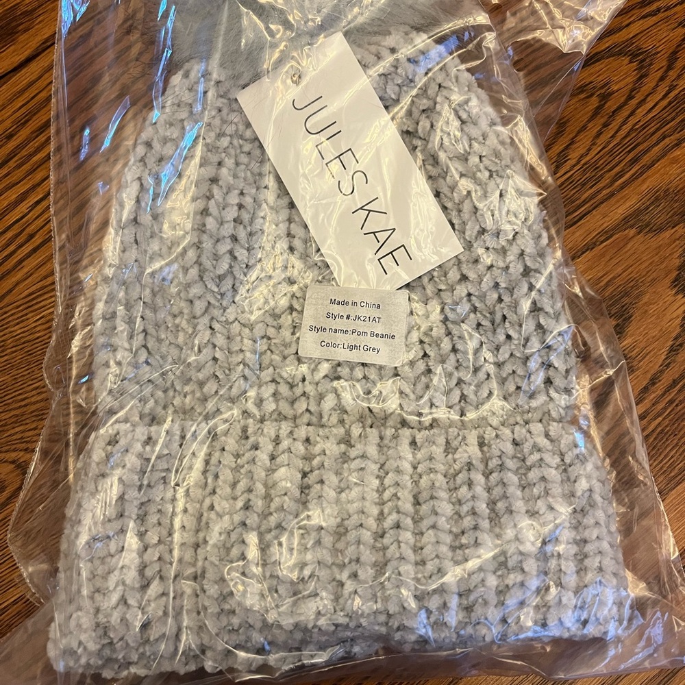NWT Beanie - Picture 2 of 3